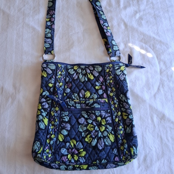 Vera Bradley Quilted Floral Pattern Cross Body Bag - Picture 1 of 11